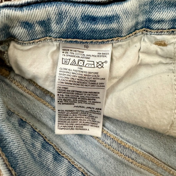 Old Navy Boyfriend Short - Picture 4 of 4